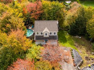 88 Lochmoor Ln, Halifax, NS B2W6C8