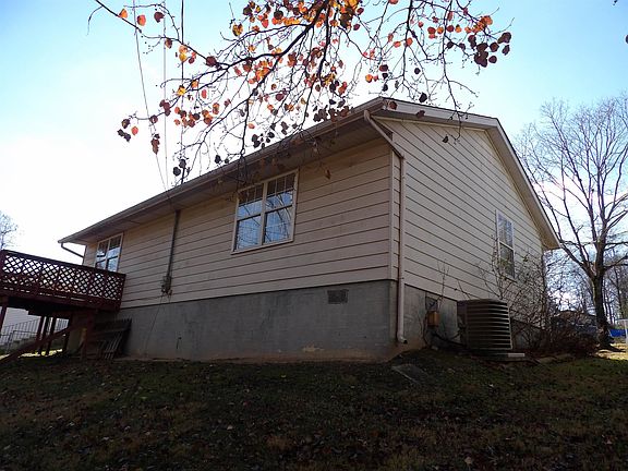2nd image of 1003 Skaggs Ct