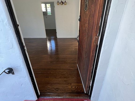 3rd image of 8214 Norton Ave #8218-1/2