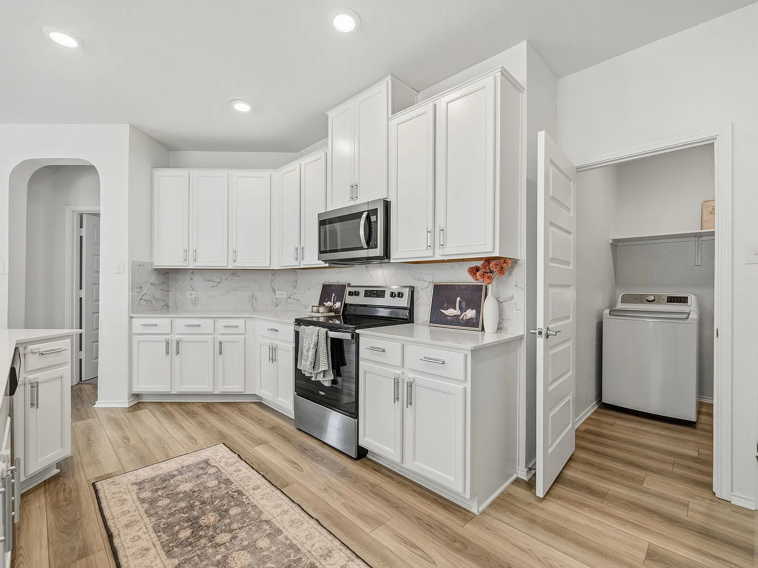 4 bed, 3.5 bath, 2517 sqft, $2,500 — Photo 4