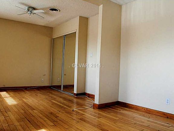 2nd image of 4220 Esmeralda Ave