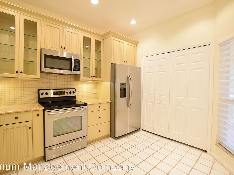 1st image of 451 Hamptoncrest 307 Cir