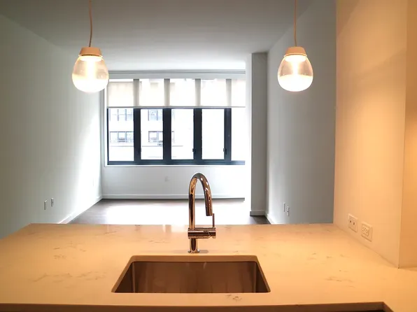 591 3rd Ave #14A, New York, NY 10016