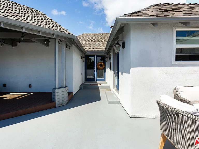 444 S Roxbury Dr #B — Photo 26