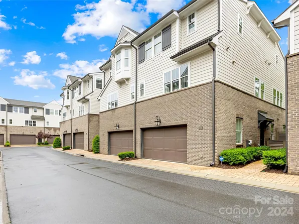 1216 Cotswold Pl, Charlotte, NC 28211