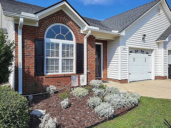 3 bed, 1304 sqft, $1,700 — Photo 2