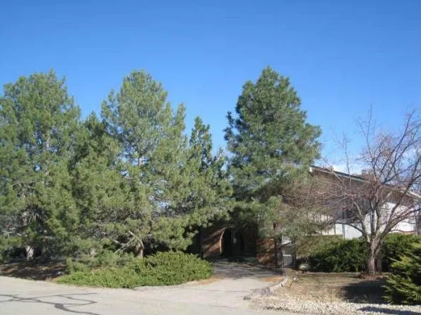 8843 Walker Rd, Niwot, CO 80503