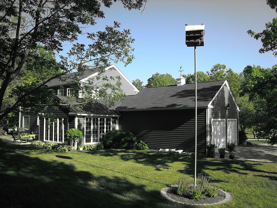 2nd image of 409 Millpond Rd