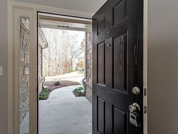 3rd image of 6252 Cove Creek Dr