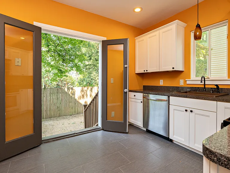 3 Lee Ave — Photo 14