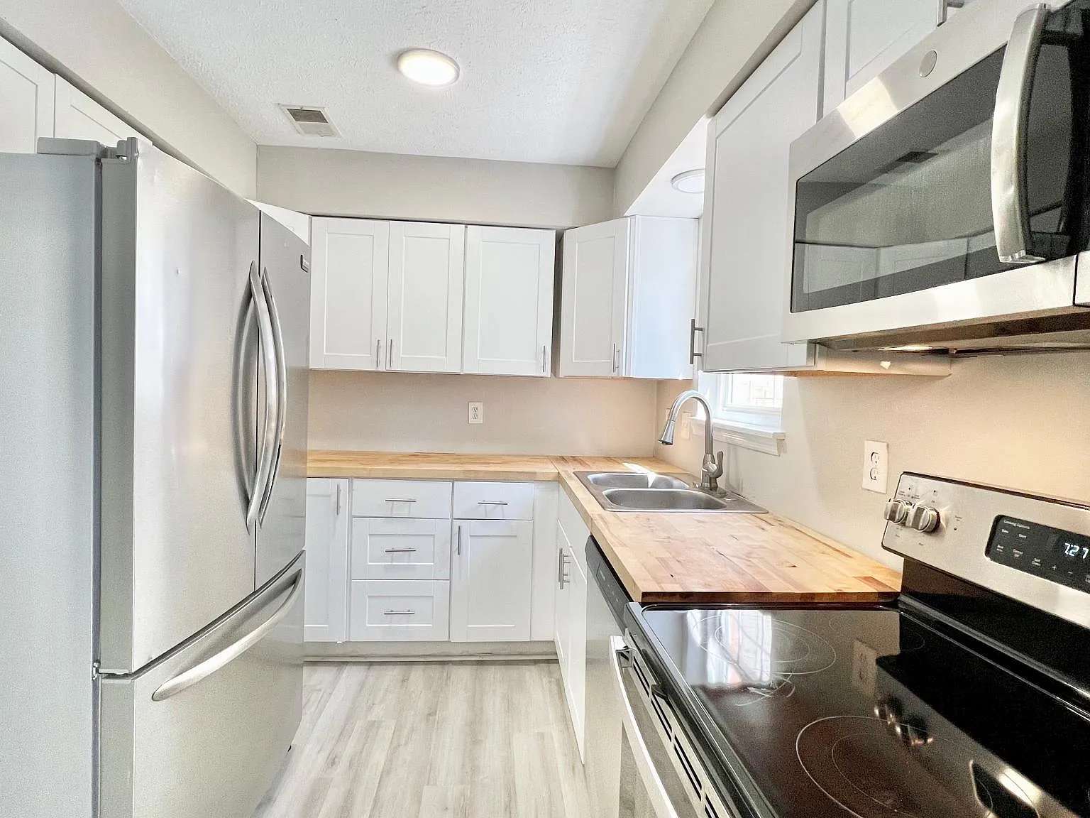 1362 Dix Dr — Photo 3