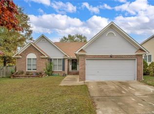 621 Sugaridge Ln, Fayetteville, NC 28311
