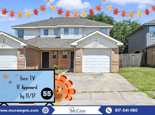 1321 Village Garden Dr, Azle, TX 76020