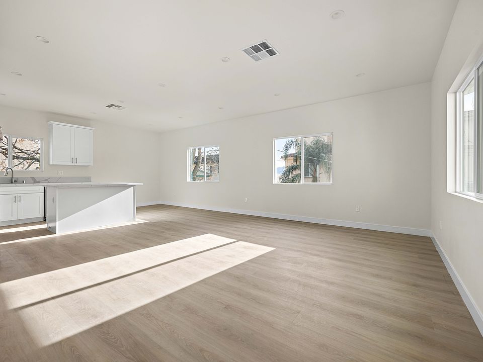 1st image of 622 E Tujunga Ave #101