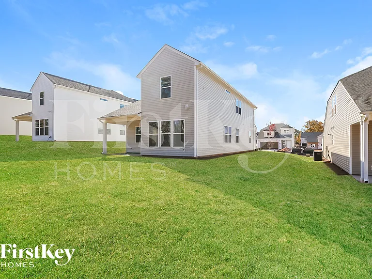 534 Hillpark Ln — Photo 15