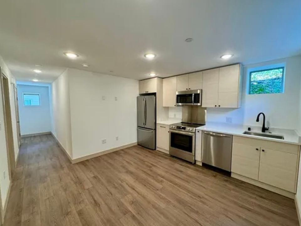 1st image of 2028 S Lane St #B