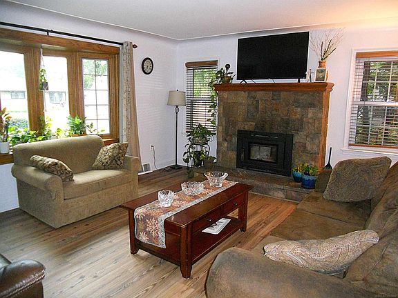 4th image of 8239 Garbor Dr