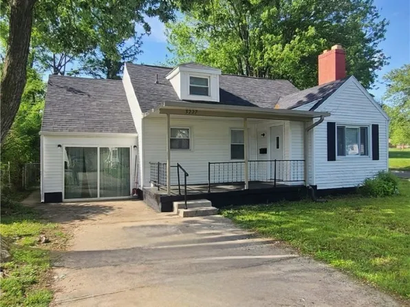 3227 Campus Dr, Dayton, OH 45406