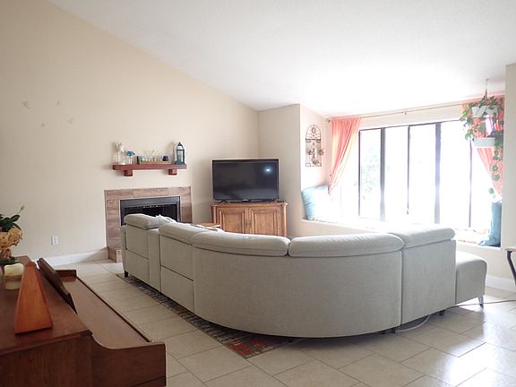 3rd image of 63 Blaine Dr