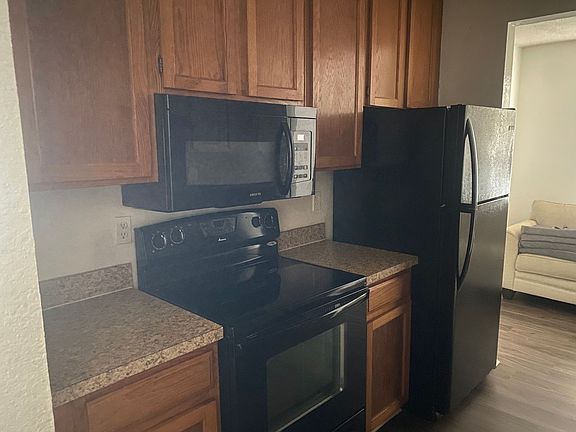 4th image of 4017 Dijon Dr