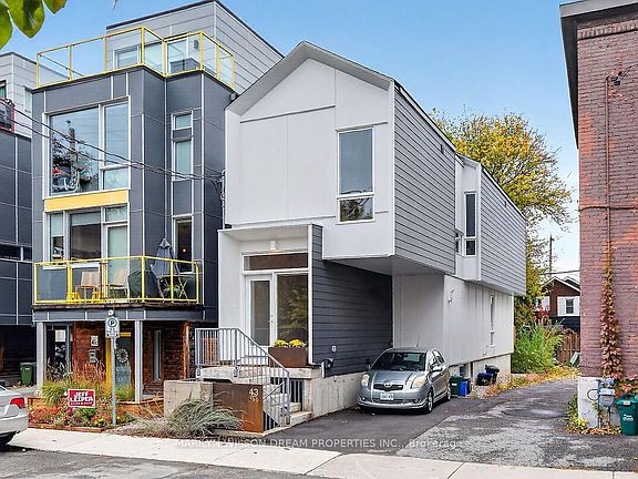 2nd image of 43 Stirling Ave