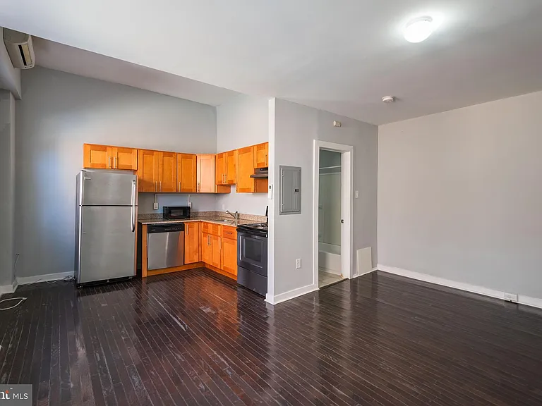 1249 S 21st St #1R — Photo 1