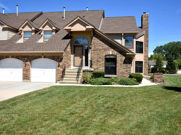 4 Willow Pkwy, Buffalo Grove, IL 60089