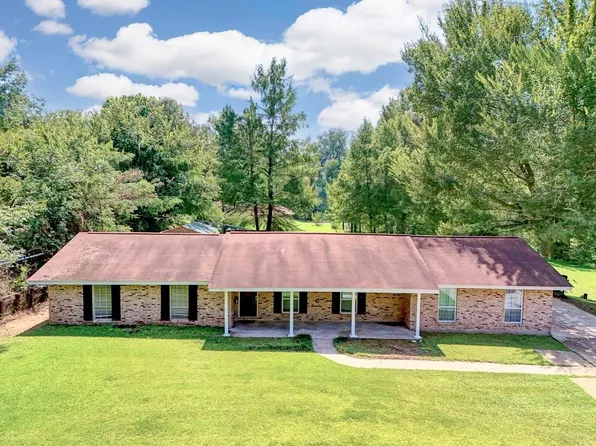 6104 Indiana Ave, Vicksburg, MS 39180