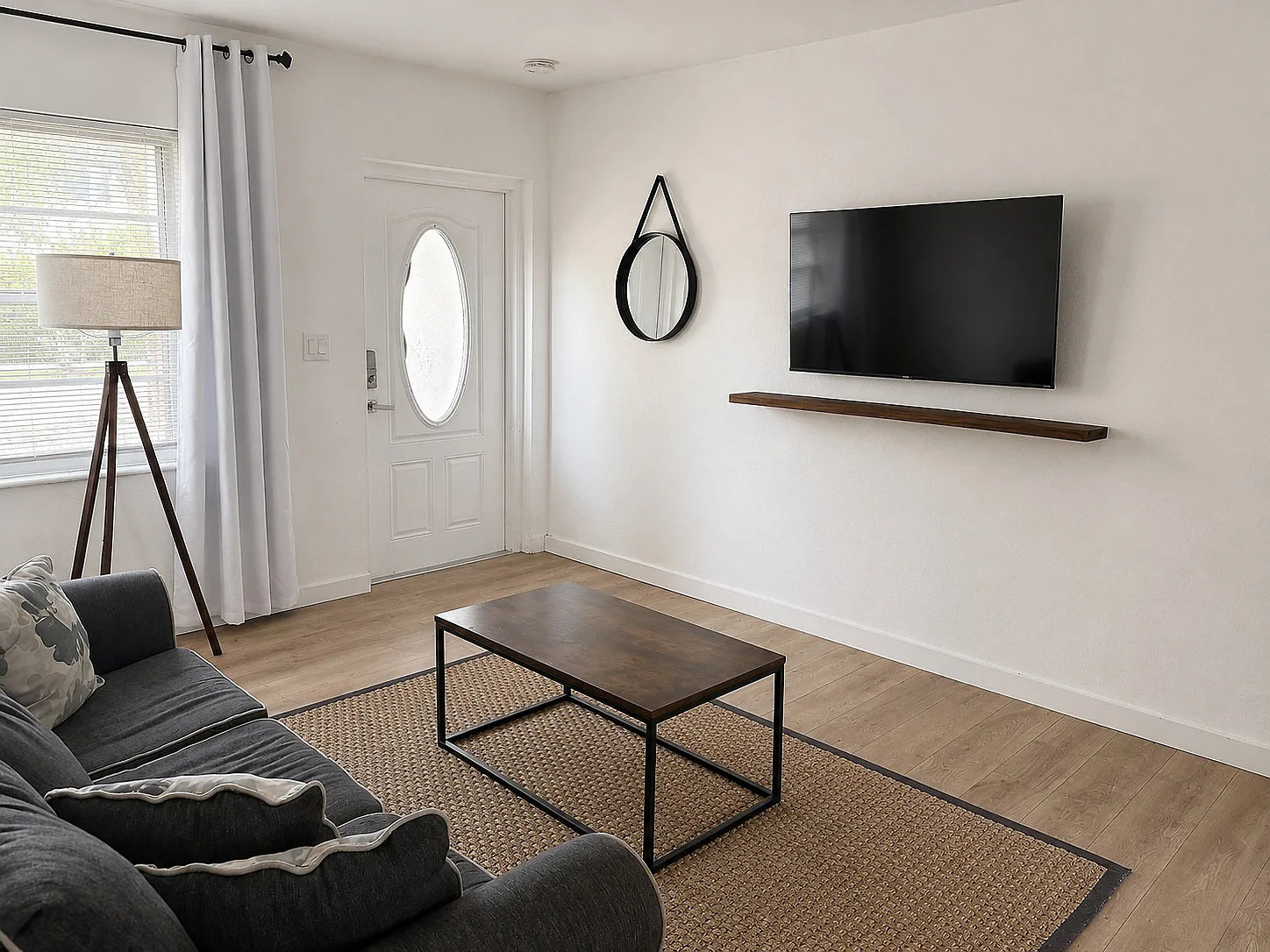 2 bed, 718 sqft, $2,395 — Photo 3