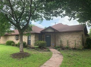 201 Pear Tree Pl, Denton, TX 76207