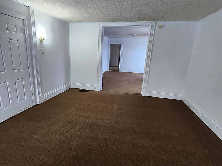 554 Woodlawn Ave #1 — Photo 4