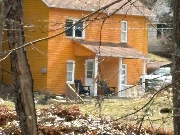 512 California Hollow Rd, Imperial, PA 15126