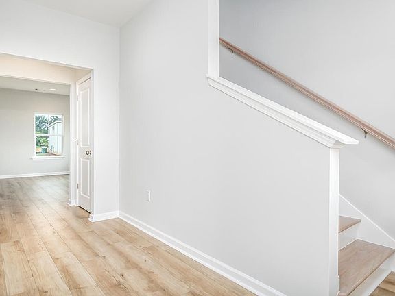 5th image of 1383 Crescent Blvd