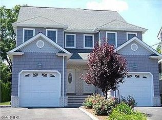 20 Lyon Ave, Greenwich, CT 06830