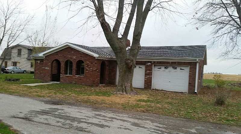 1st image of 11040 E North St