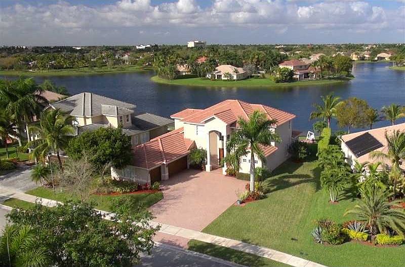 1st image of 6927 NW 110th Way