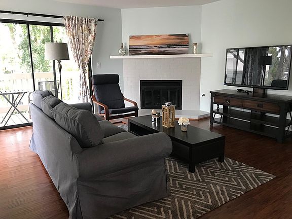 2nd image of 456 Laurel Ave