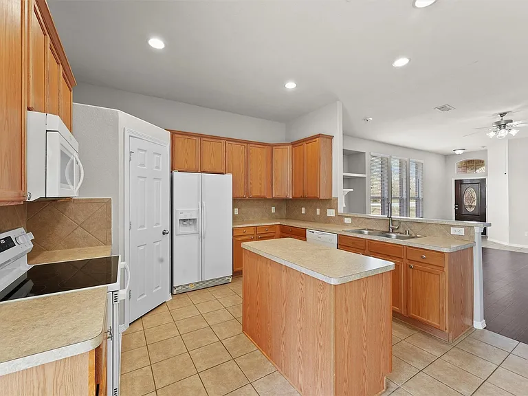 26975 Sabinal Trl — Photo 11