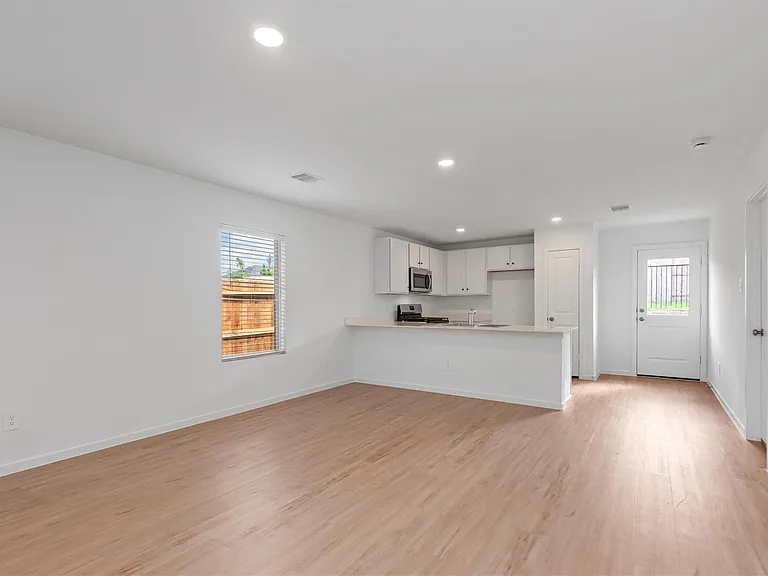 1525 San Sebastien Dr — Photo 11