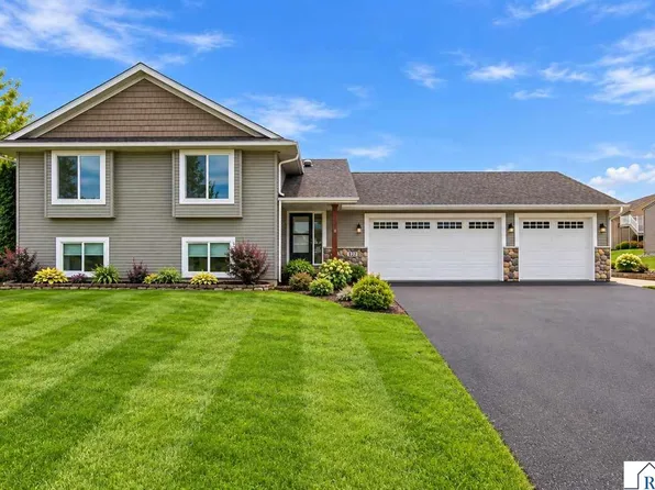 822 Deer Path, Montgomery, MN 56069
