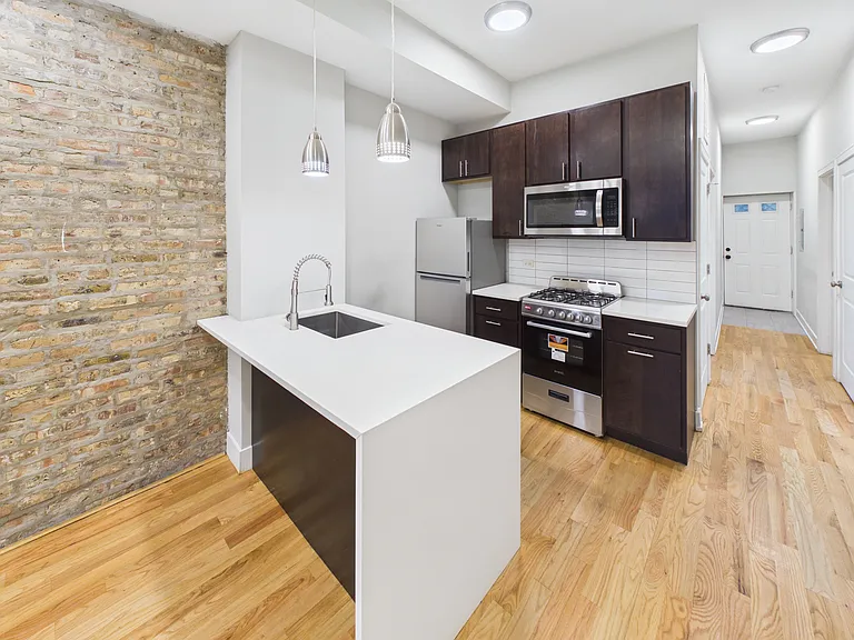 2819 W 25th St #1 — Photo 5