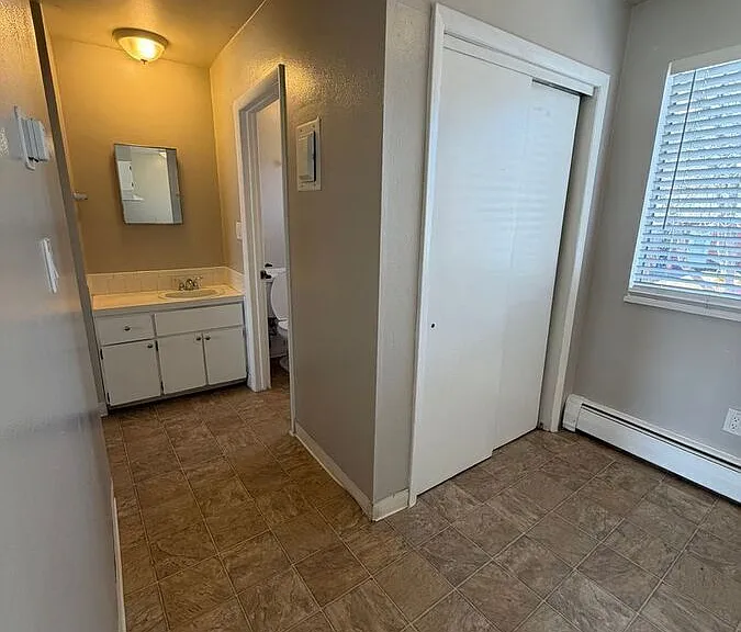Keri Lyn Apartments — Photo 35