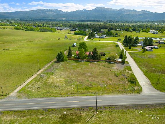 5th image of 4 Pleasant Acres Dr