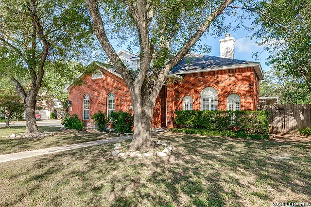 4 bed, 2.5 bath, 2968 sqft, $2,100 — Photo 2
