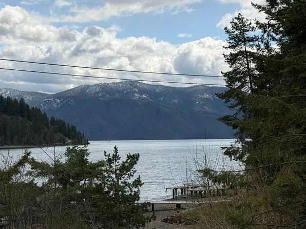 146 W Garfield Bay Rd, Sagle, ID 83860