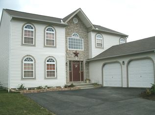 1013 Legacy Ln, Pataskala, OH 43062