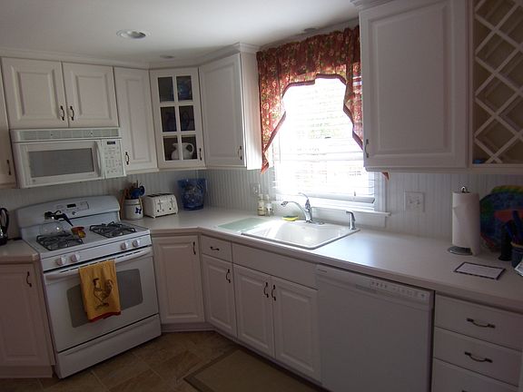 4th image of 43 W Sand Dune Ln