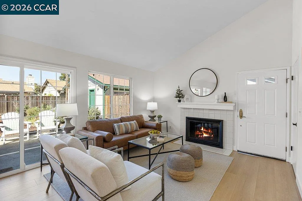 4669 Golf Dr photo 1