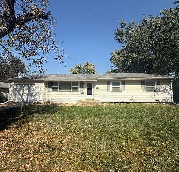 1414 SW 32nd St — Photo 1