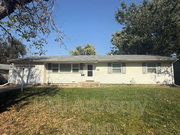 1414 SW 32nd St, Topeka, KS 66611